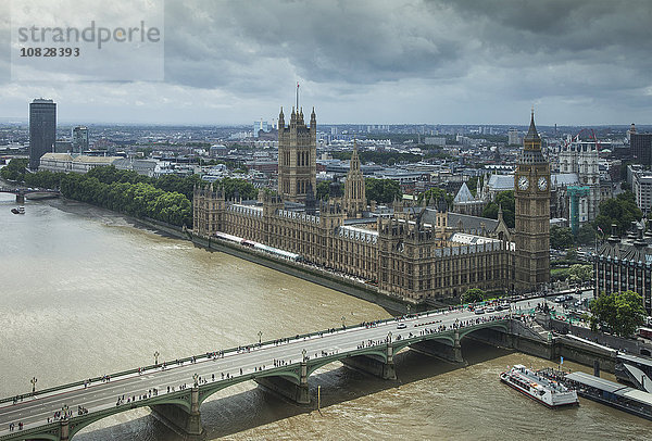 Luftaufnahme des Londoner Stadtbildes  Middlesex  Großbritannien