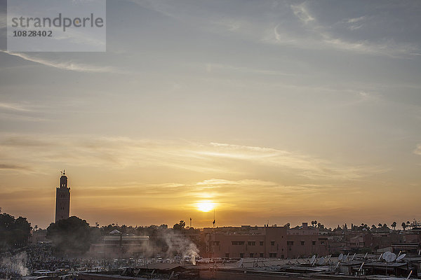 Sonnenaufgang über der Landschaft von Marrakesch  Marrakesch-Asfi  Marokko