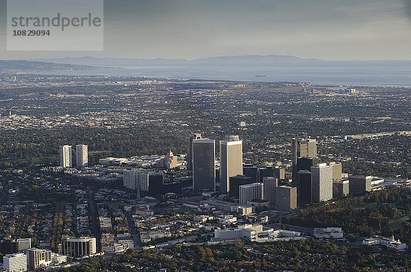 Luftaufnahme des Stadtbilds von Los Angeles  Kalifornien  Vereinigte Staaten