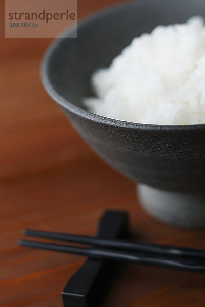 Schale mit weißem Reis