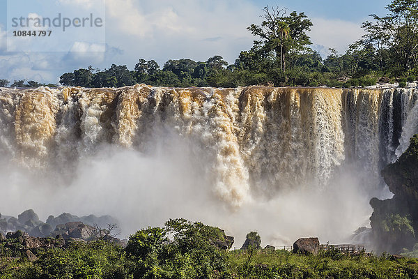 Blick vom oberen Weg  Nationalpark Iguazu-Fälle  UNESCO-Weltkulturerbe  Misiones  Argentinien  Südamerika