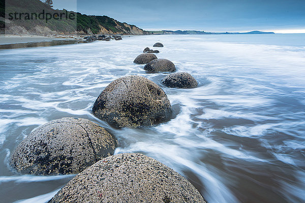 Moeraki-Felsen  Moeraki  Otago  Südinsel  Neuseeland  Pazifik