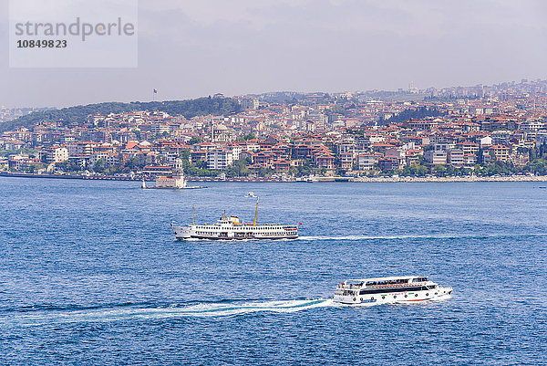 Asiatische Seite Istanbuls über die Bosporusstraße vom Topkapi-Palast aus gesehen  Istanbul  Türkei  Europa