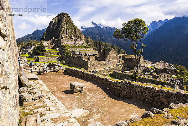 Machu Picchu Inka-Ruinen und Huayna Picchu (Wayna Picchu)  UNESCO-Weltkulturerbe  Region Cusco  Peru  Südamerika