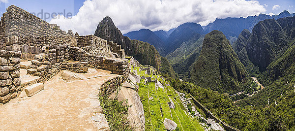 Machu Picchu Inka-Ruinen  UNESCO-Weltkulturerbe  Region Cusco  Peru  Südamerika