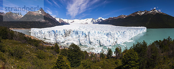 Perito Moreno Glaciar  Los Glaciares National Park  UNESCO Weltkulturerbe  in der Nähe von El Calafate  Patagonien  Argentinien  Südamerika