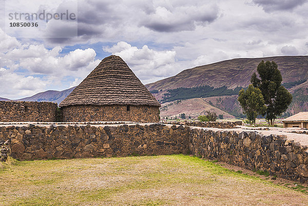 Raqchi Inka-Ruinen  eine archäologische Stätte in der Region Cusco  Peru  Südamerika