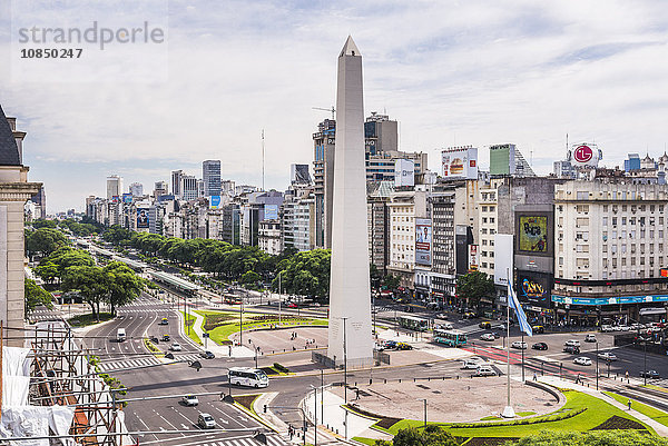 Obelisco und Avenida 9 de Julio (Straße des 9. Juli)  Buenos Aires  Argentinien  Südamerika