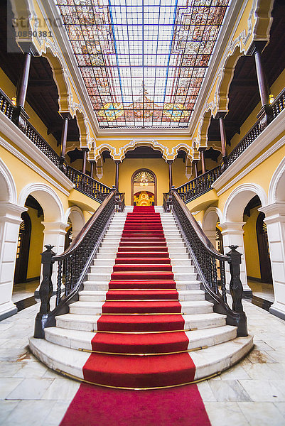 Koloniale Treppe im Erzbischofspalast in Lima  Peru  Südamerika