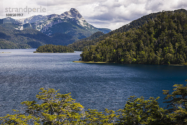 Espejo-See (Lago Espejo)  Teil der Sieben-Seen-Route  Bariloche (San Carlos de Bariloche)  Provinz Rio Negro  Patagonien  Argentinien  Südamerika