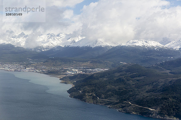 Luftaufnahme des Andengebirges um Ushuaia  Argentinien  Südamerika