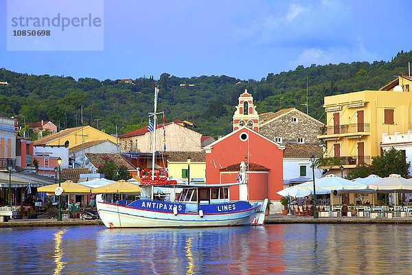 Hafen von Gaios  Paxos  Ionische Inseln  Griechische Inseln  Griechenland  Europa