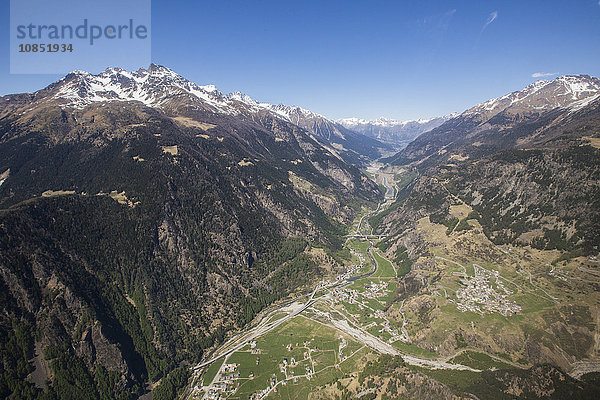 Luftaufnahme der Gipfel von Sondalo und Redasco  Valtellina  Lombardei  Italien  Europa