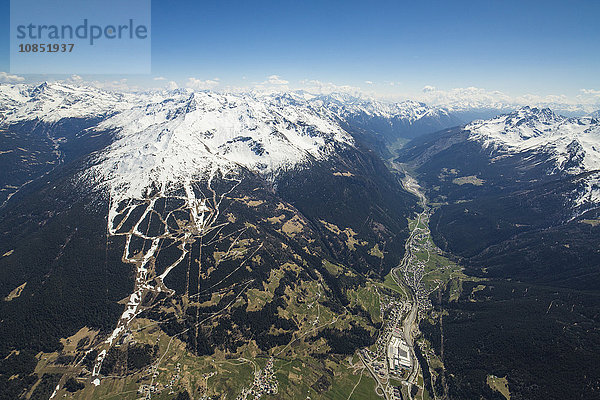 Luftaufnahme des Skigebiets Bormio  Valfurva  Valtellina  Lombardei  Italien  Europa