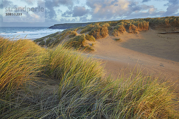Sanddünen bei Holywell  in der Nähe von Newquay  Cornwall  England  Vereinigtes Königreich  Europa