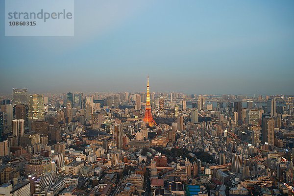 Stadtbildansicht mit Tokio-Turm  Tokio  Japan