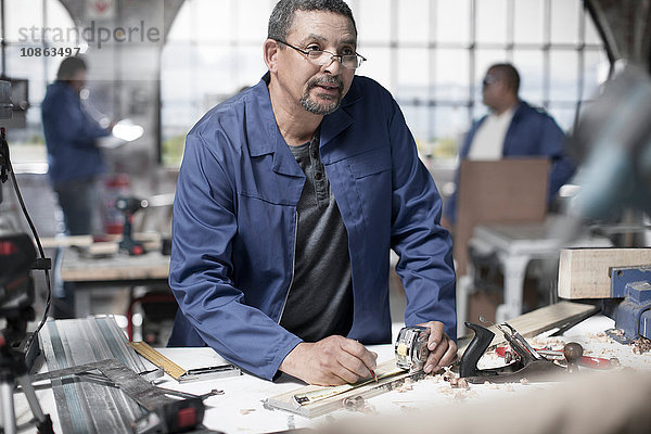 Tischler-Messbalken in der Werkstatt