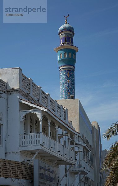 Häuser und Moschee in der Stadtstraße