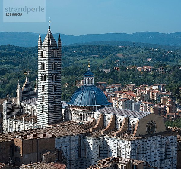 Kathedrale von Siena mit Blick auf das Dorf