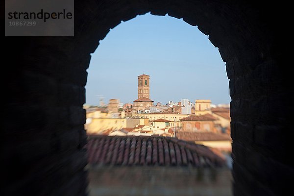 Blick vom mittelalterlichen Turm auf das historische Zentrum von Bologna  Bologna  Emilia Romagna  Italien