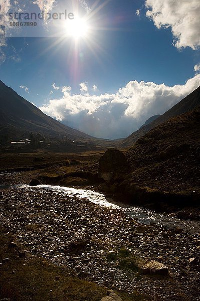 Blick auf den Weg nach Cochayoq  Anden  Peru