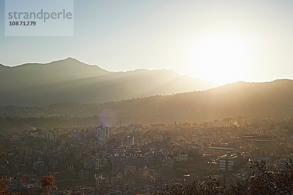 Stadtansicht bei Sonnenaufgang  Kathmandu-Tal  Kathmandu  Nepal