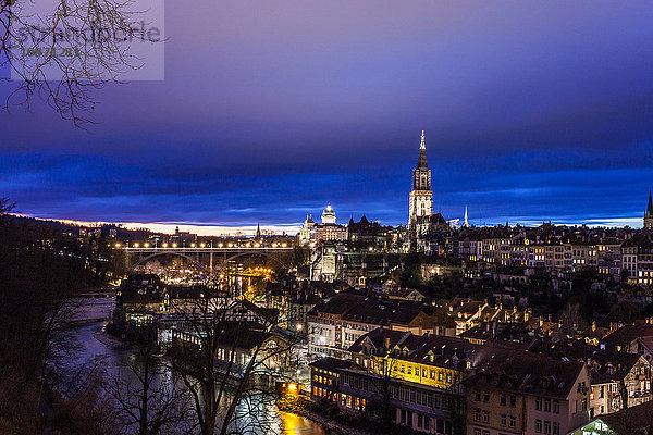 Stadt Bern bei Nacht  Schweiz