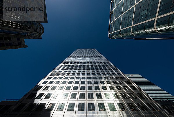 Niedrigwinkelansicht von Bürohochhäusern  London  UK