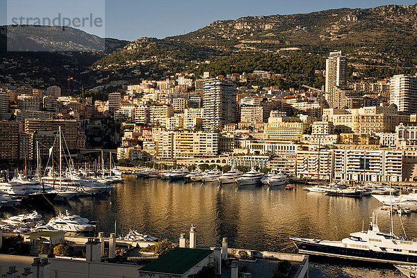 Ansicht des Yachthafens mit Yachten und Booten  Monte Carlo  Monaco