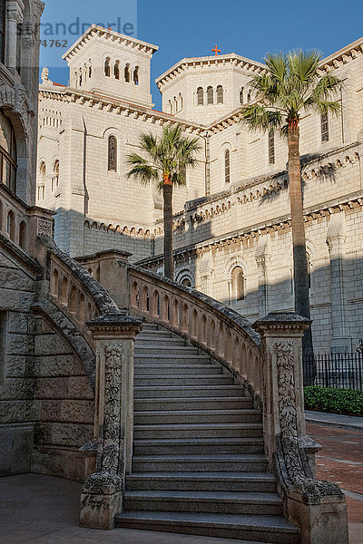 Freitreppe eines palastartigen Gebäudes  Monte Carlo  Monaco