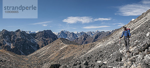 Nepal  Himalaya  Solo Khumbu  mountaineer at Ama Dablam