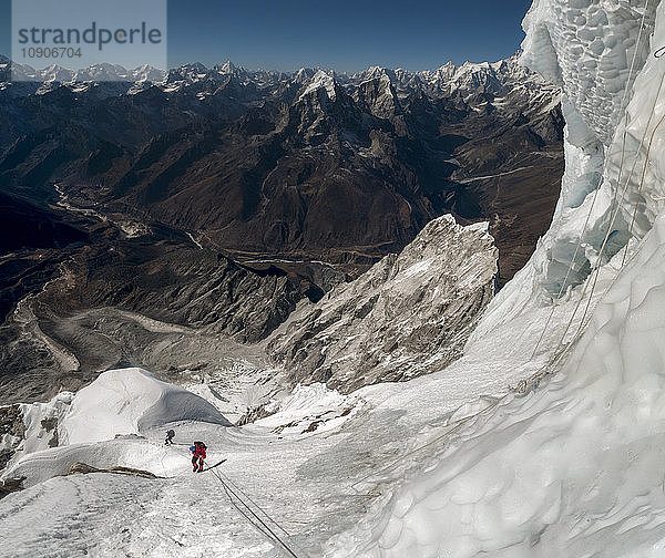 Nepal  Himalaya  Solo Khumbu  mountaineers at Ama Dablam South West Ridge