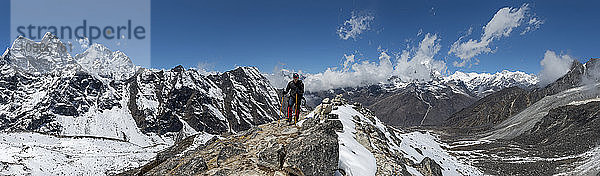 Nepal  Himalaya  Solo Khumbu  man trekking
