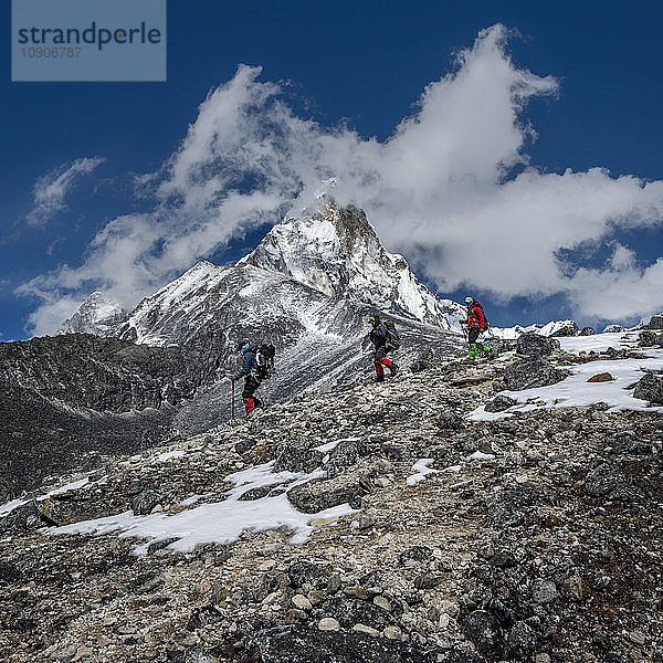 Nepal  Himalaya  Solo Khumbu  Ama Dablam  three Gurkhas trekking