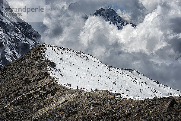 Nepal  Himalaya  Solo Khumbu  Ama Dablam  group of Gurkhas trekking on ridge