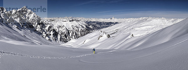 Frankreich  Hautes Alpes  Naturpark Queyras  Saint Veran  Tete de Longet  Skibergsteigen