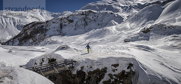 Frankreich  Hautes Alpes  Ecrins Nationalpark  Prapic  Mourre Froid  Skibergsteigen
