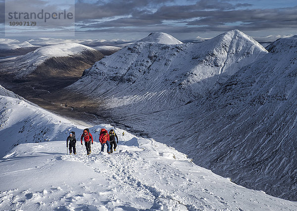 Schottland  Glencoe  Buachaille Etive Beag  Stob Dubh  Bergsteigen im Winter