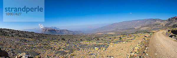 Oman  Jabal Akhdar Mountains  Wadi Nakhar at Jebel Shams  road