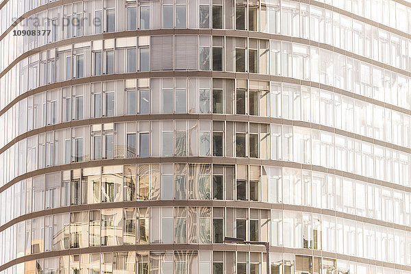 Deutschland  Berlin  Glasfassade Park Kolonnaden am Potsdamer Platz