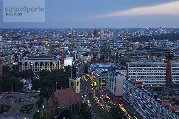 Deutschland  Berlin  Stadtbild am Abend