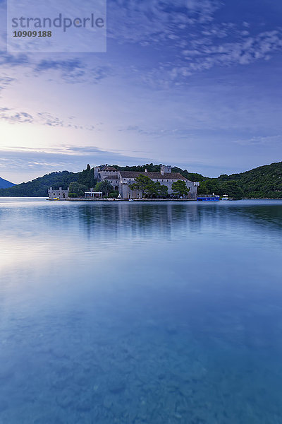 Kroatien  Dalmatien  Dubrovnik-Neretva  Insel Mljet  Insel St. Mary  Benediktinerkloster  Veliko jezero See