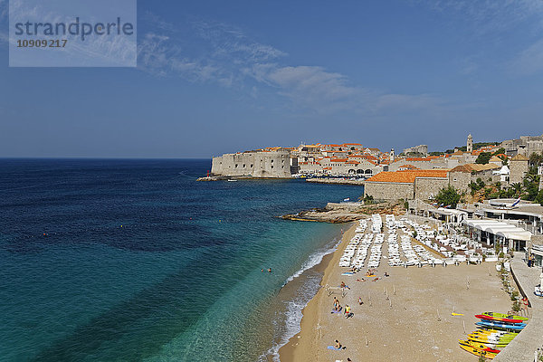 Kroatien  Dubrovnik  Altstadt mit Stadtmauer