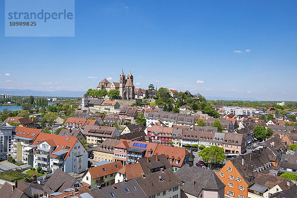 Deutschland  Baden-Württemberg  Breisach  Altstadt  Blick auf das Münster Breisach