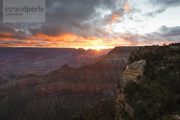 USA  Arizona  Blick auf den Grand Canyon Nationalpark bei Sonnenaufgang