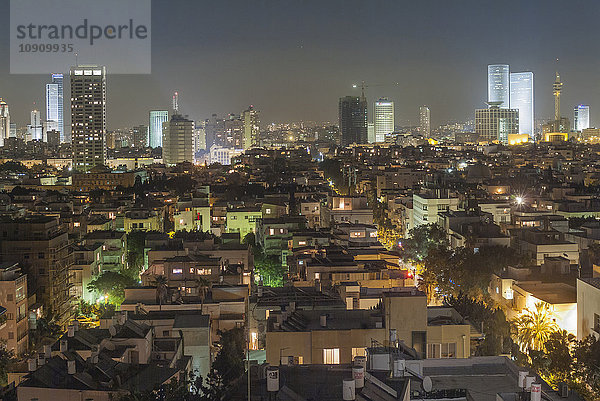 Israel  Tel Aviv  Stadtbild bei Nacht