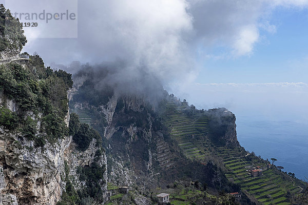 Italien  Kampanien  Blick vom Sentiero degli Dei  Küste von Amalfi