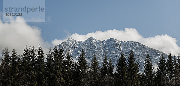 Deutschland  Bayern  Mittenwald  Panoramablick auf die Karwendelspitze