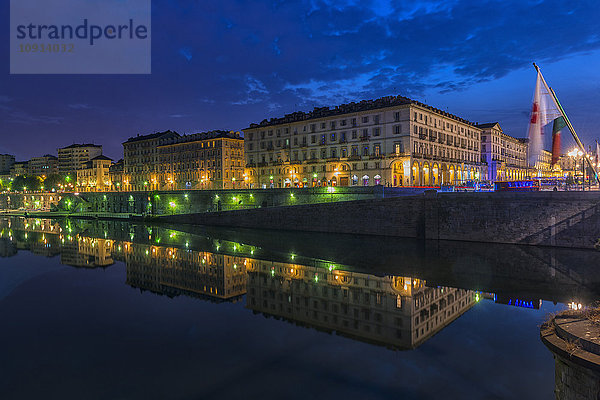 Italien  Piemont  Turin  Po bei Nacht