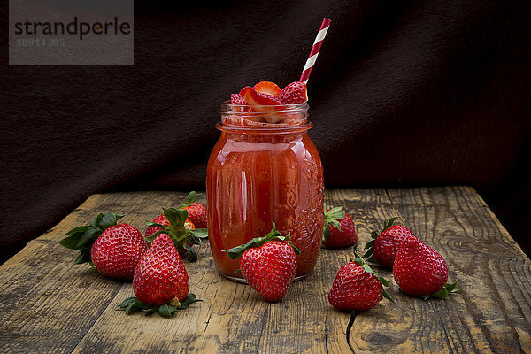 Glas Erdbeer-Smoothie